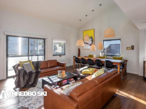 Snowbound Chalet 8